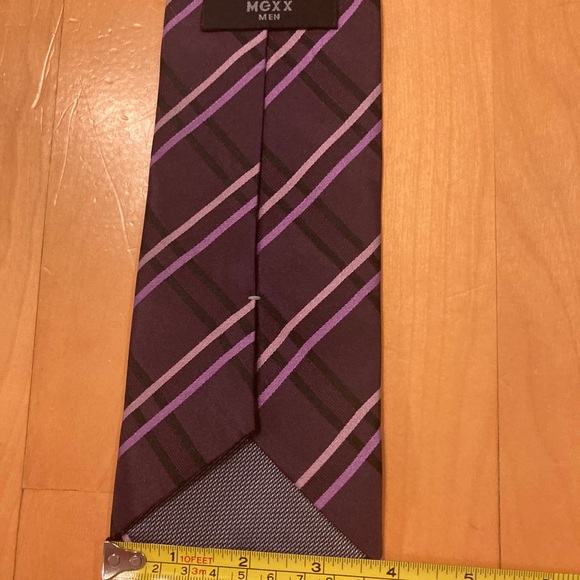 ♦️2/$20 MEXX 100% Silk tie - Picture 2 of 3